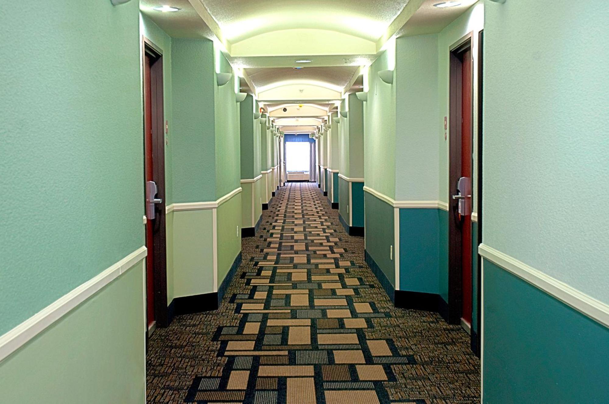 ซูเปอร์ 8 บาย วินด์แฮม เออร์วิง/ดีเอฟดับเบิลยู/แอร์พอร์ต/นอร์ท Hotel ภายนอก รูปภาพ